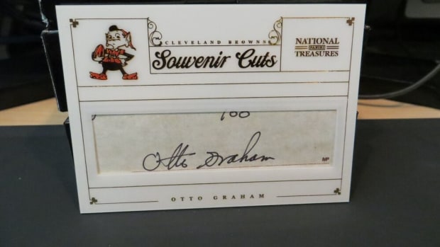 National Treasures Auto Souvenir Cuts Autograph Browns Otto Graham 14/33  2012