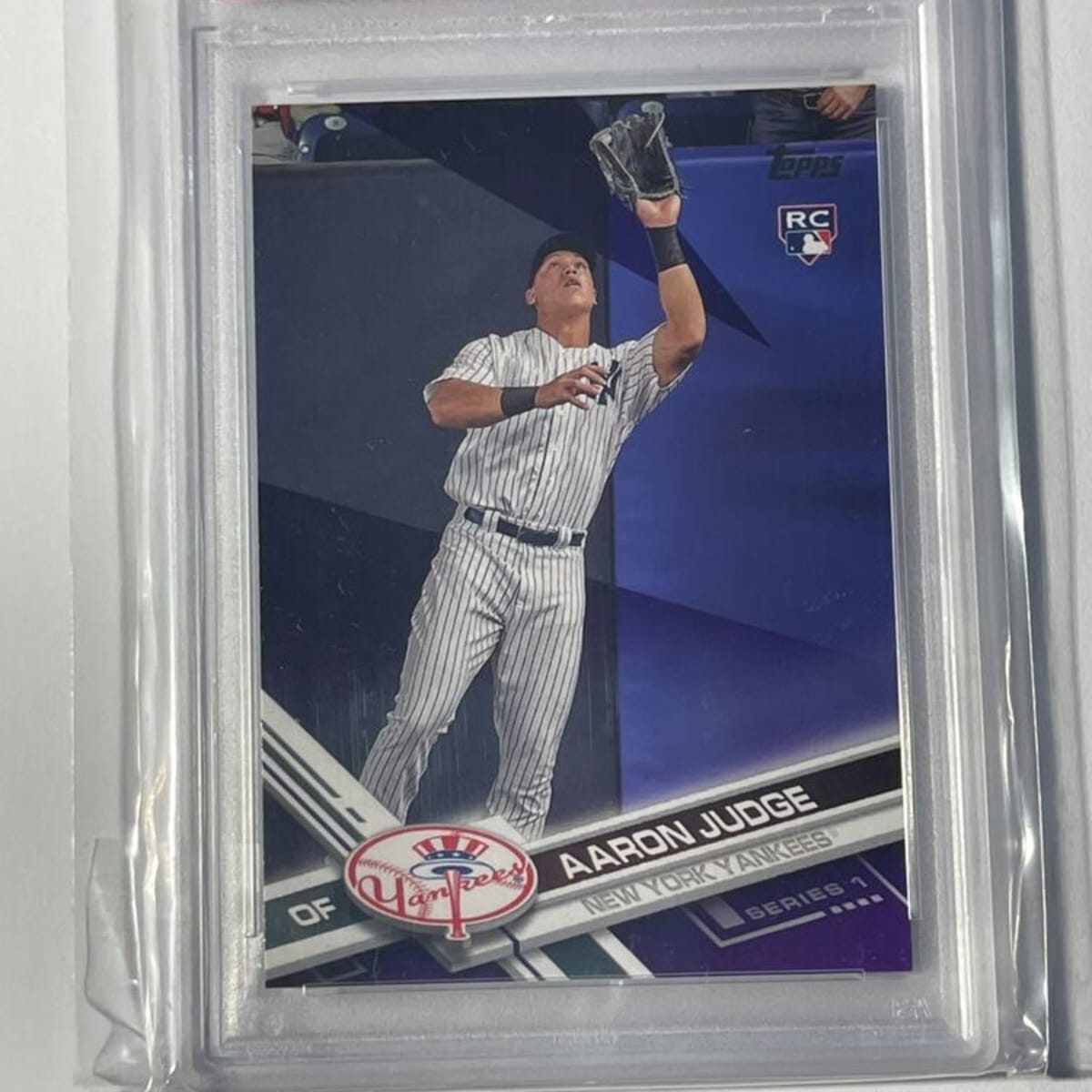 Aaron Judge (New York Yankees) 2017 Topps Baseball #287 Catching